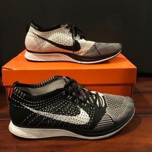 MENS FLYKNIT RACER SIZE 11